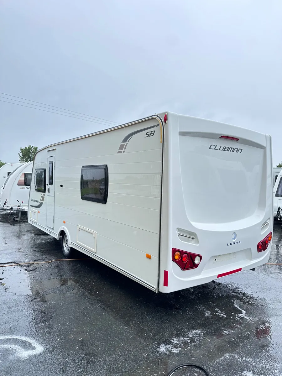 ✨STUNNING LUNAR CLUBMAN 4 BERTH FIXED SINGLE BEDS✨ - Image 2