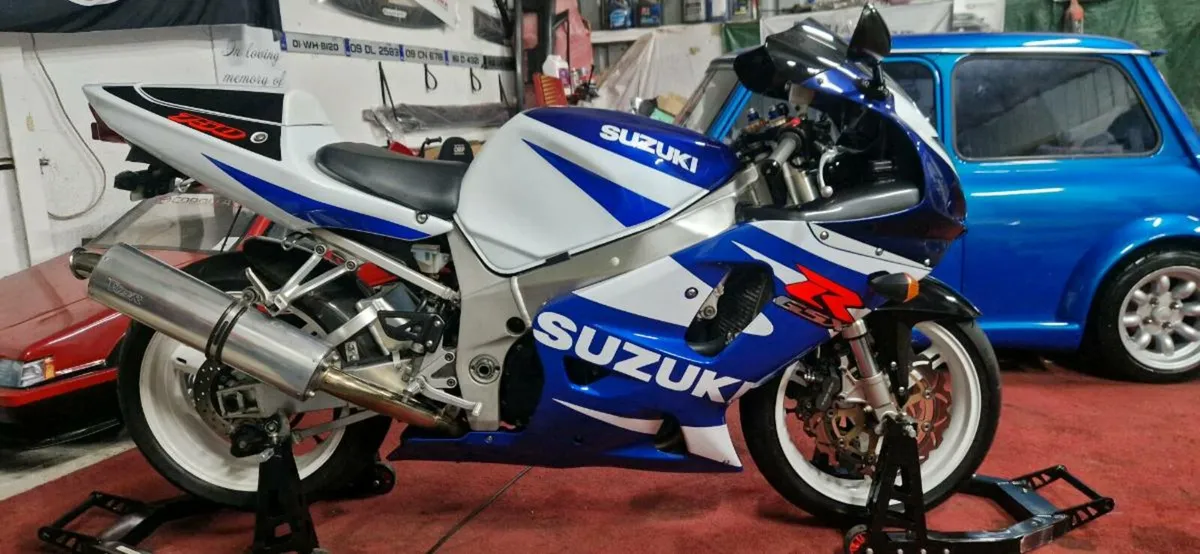 Suzuki Gsxr 750 K3 MINT LOW MILAGE - Image 2