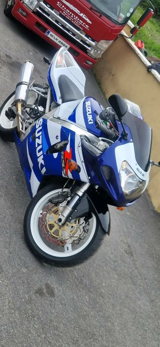 Suzuki Gsxr 750 K3 MINT LOW MILAGE - Image 3
