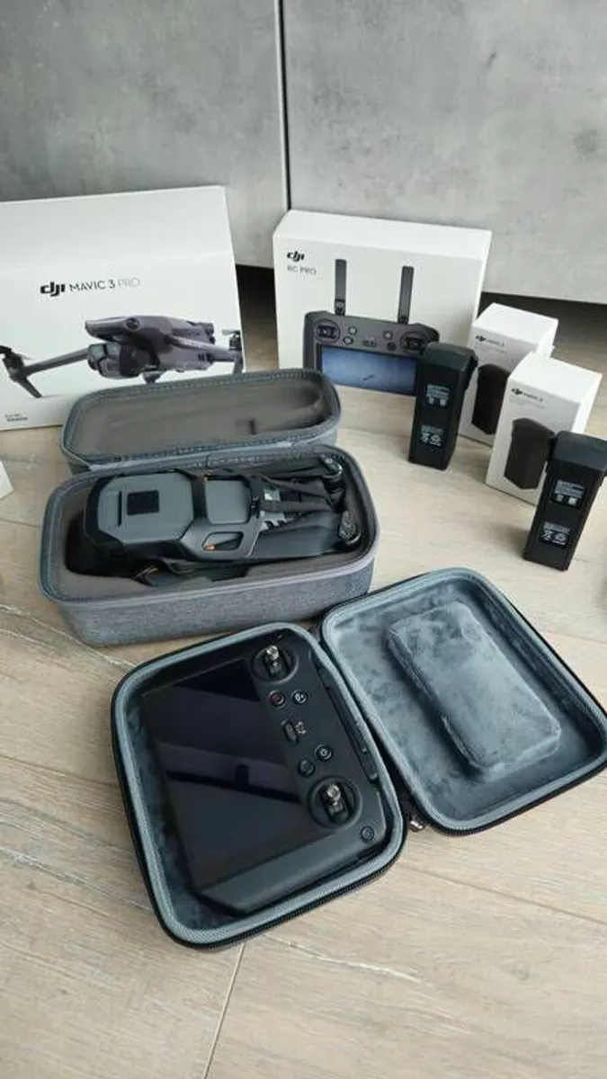 DJI Mavic 3 Pro Fly More Combo RC Pro - Image 3