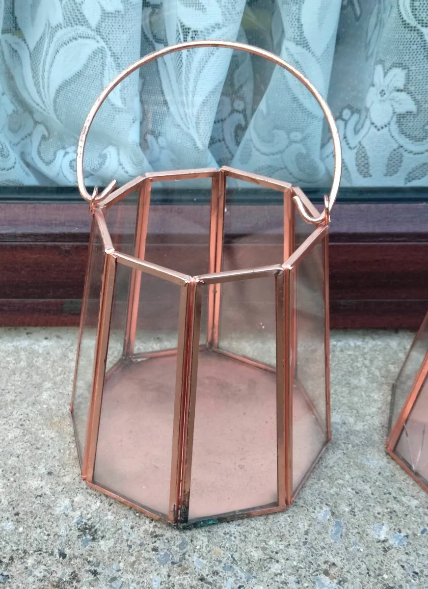 2 LANTERNS/CANDLE HOLDERS (USED). - Image 3