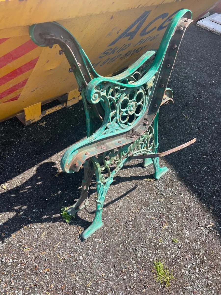 Solid cast iron garden bench - Image 2