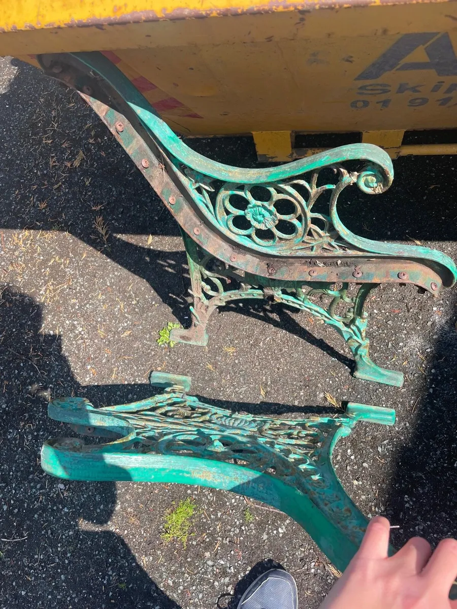 Solid cast iron garden bench - Image 3