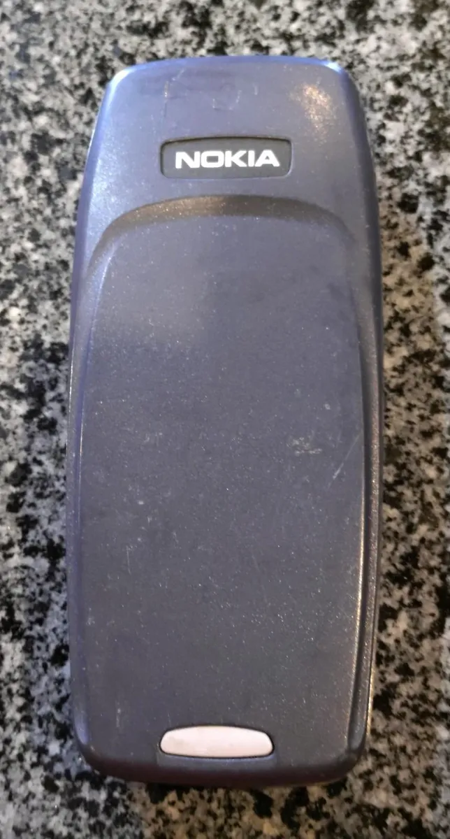 NOKIA PHONE 3310 FRONT & BACK COVERS ONLY (USED). - Image 2