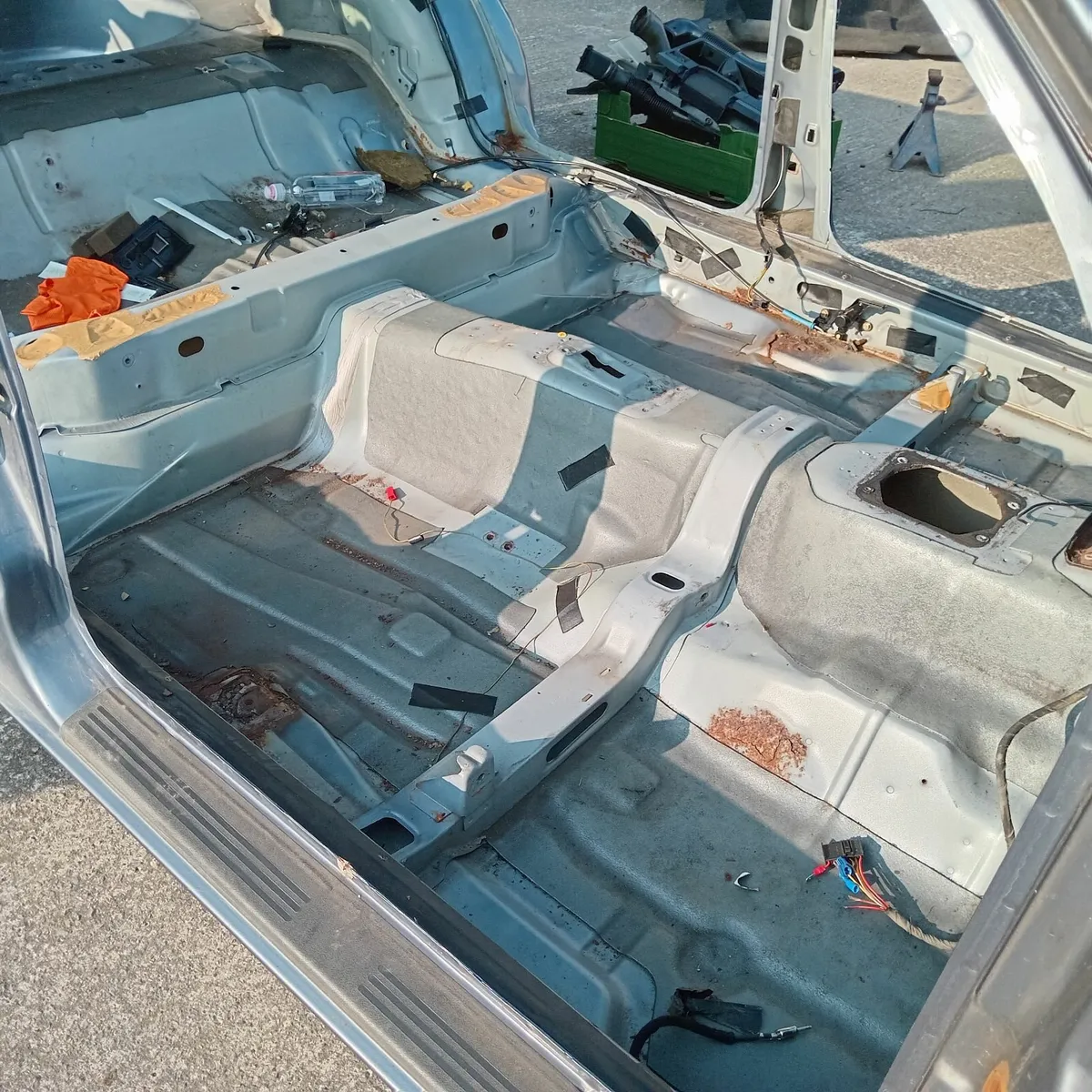 Ford Sierra Sapphire shell - Image 4