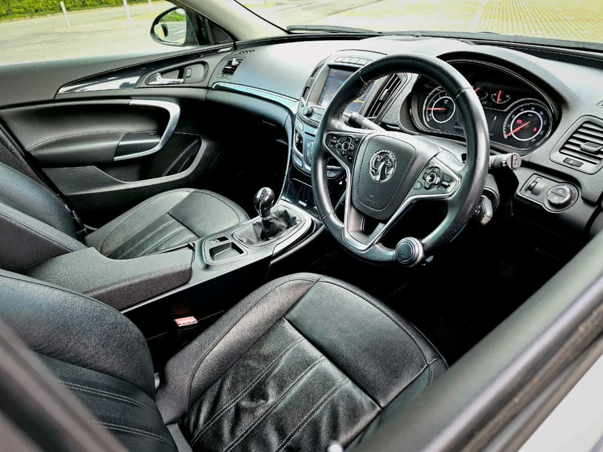 Insignia Elite 1.6 Diesel 136HP Estate - Image 2