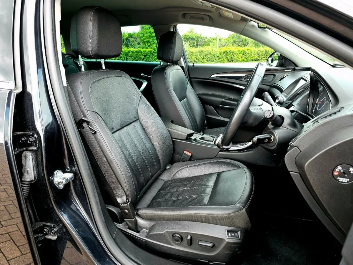 Insignia Elite 1.6 Diesel 136HP Estate - Image 3