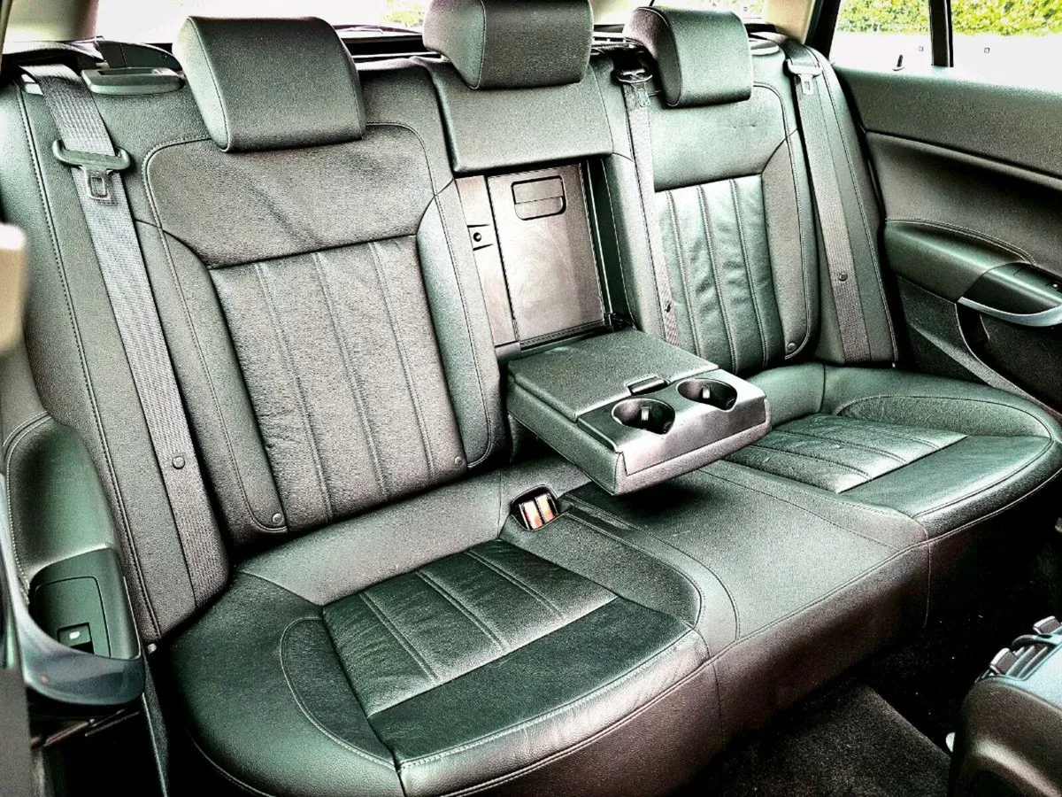 Insignia Elite 1.6 Diesel 136HP Estate - Image 4