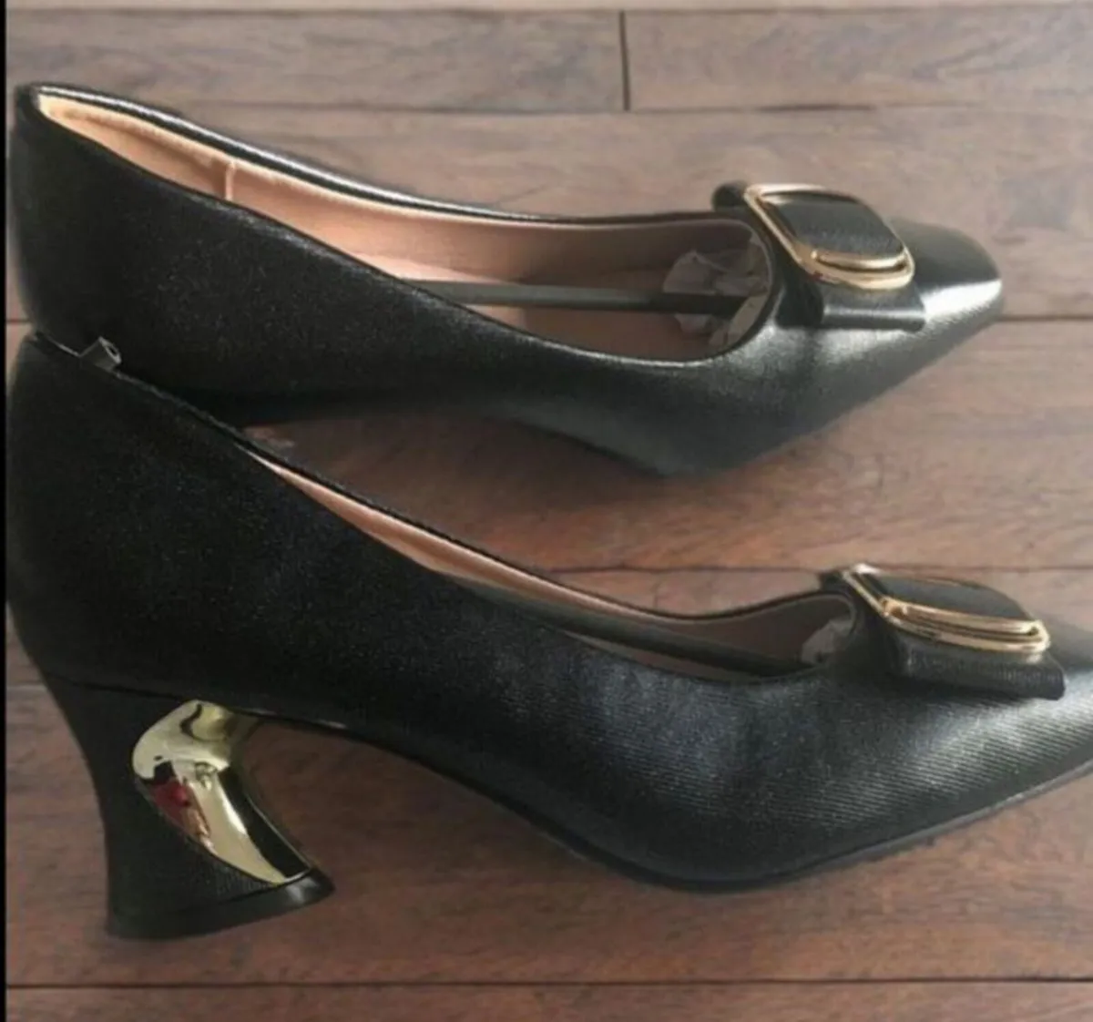 Brand New Ladies Shoes UK.5.. - Image 2