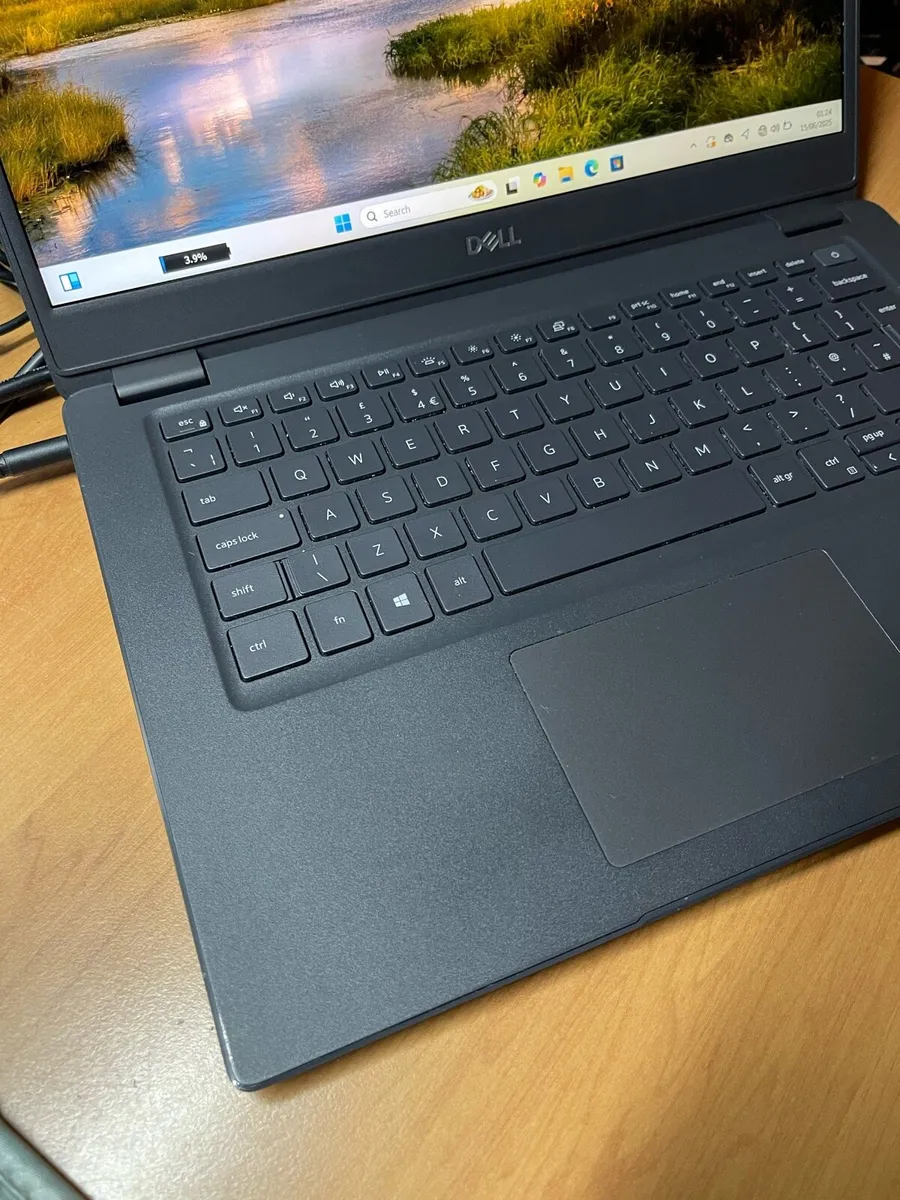 Dell laptop i5 10th gen 8-512 win 11 - Image 3