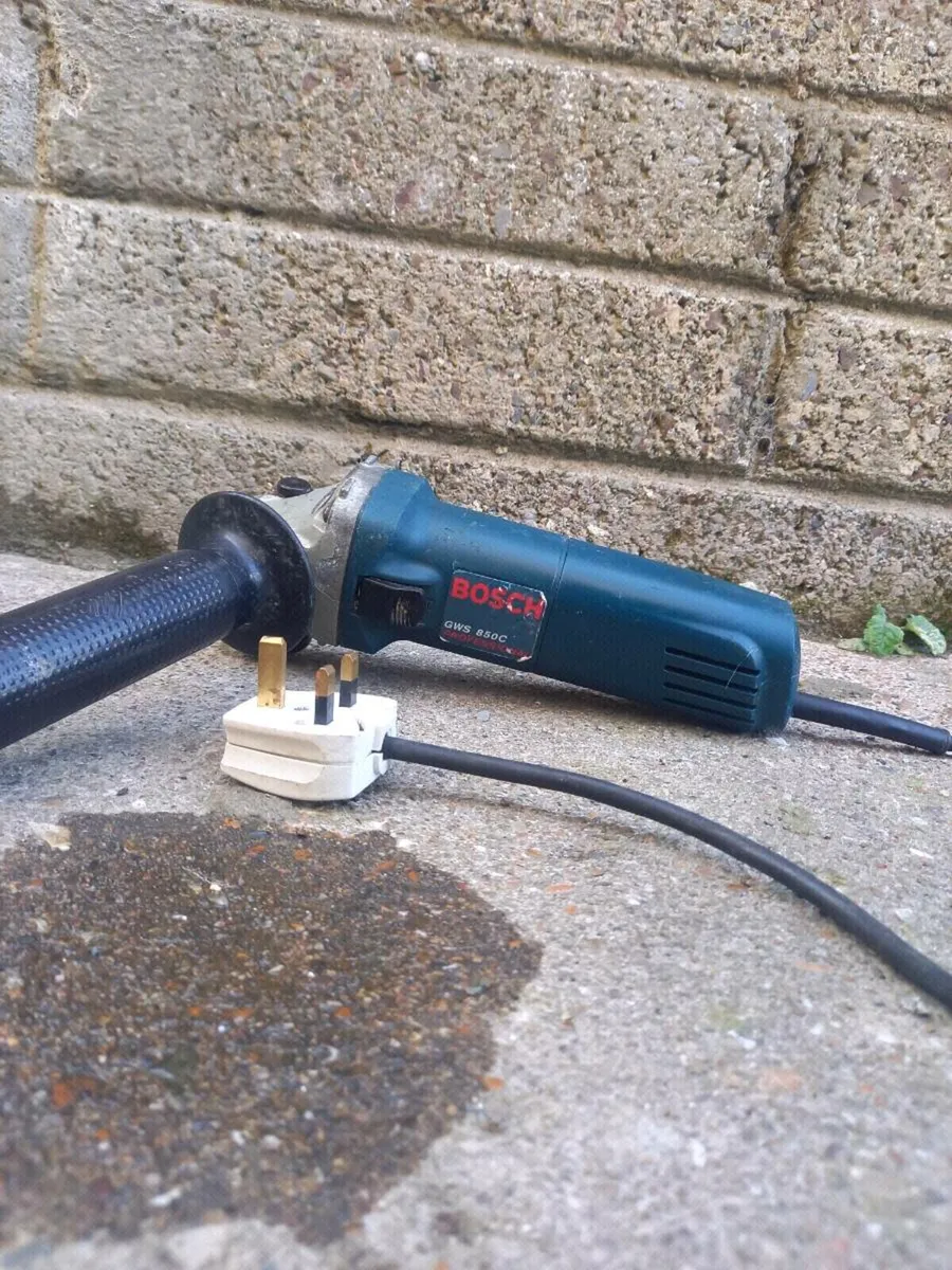 Bosch Angle Grinder - Image 1