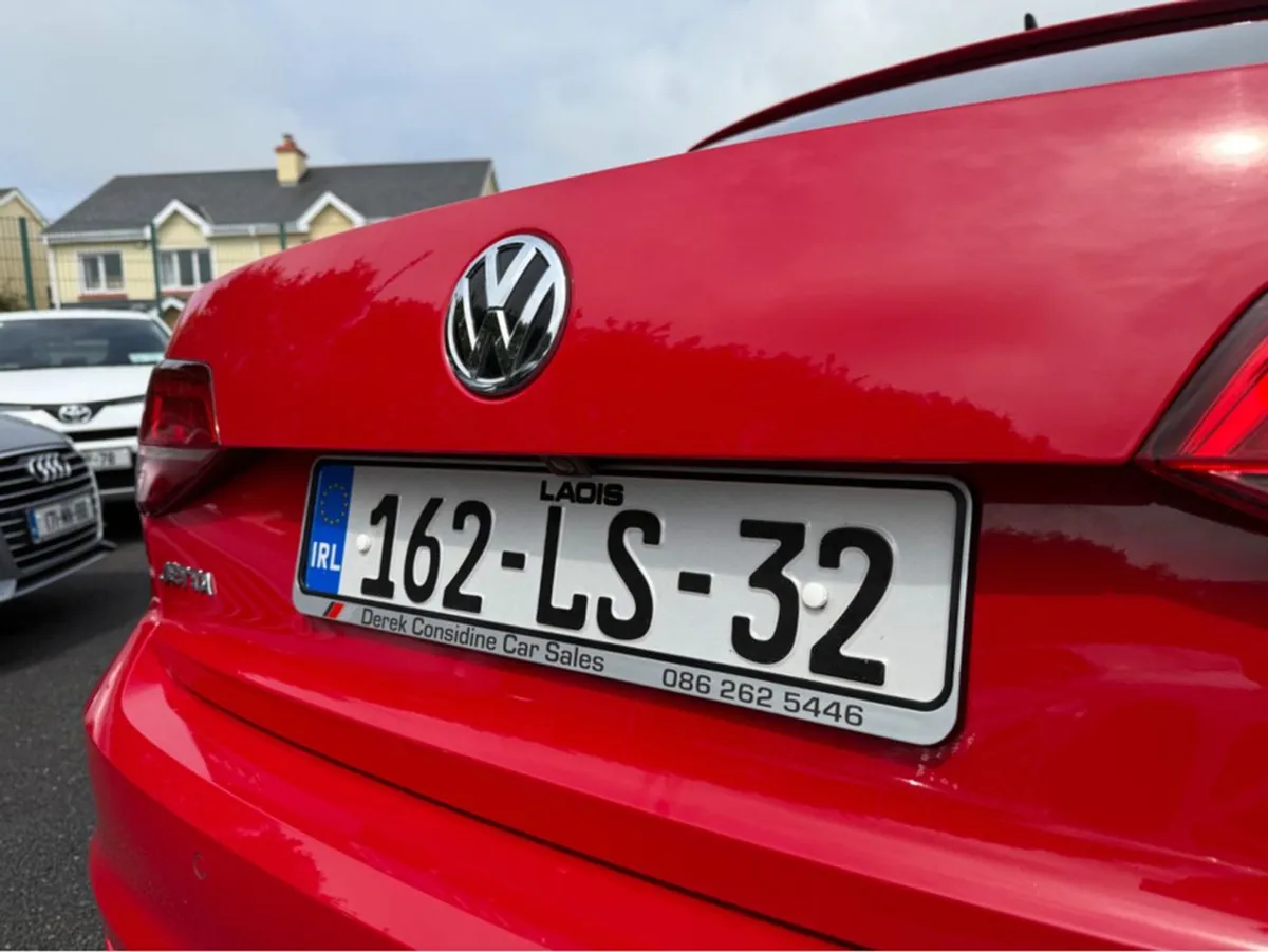 Volkswagen Jetta Highline 2.0 TDI Manual 5speed 1 - Image 4