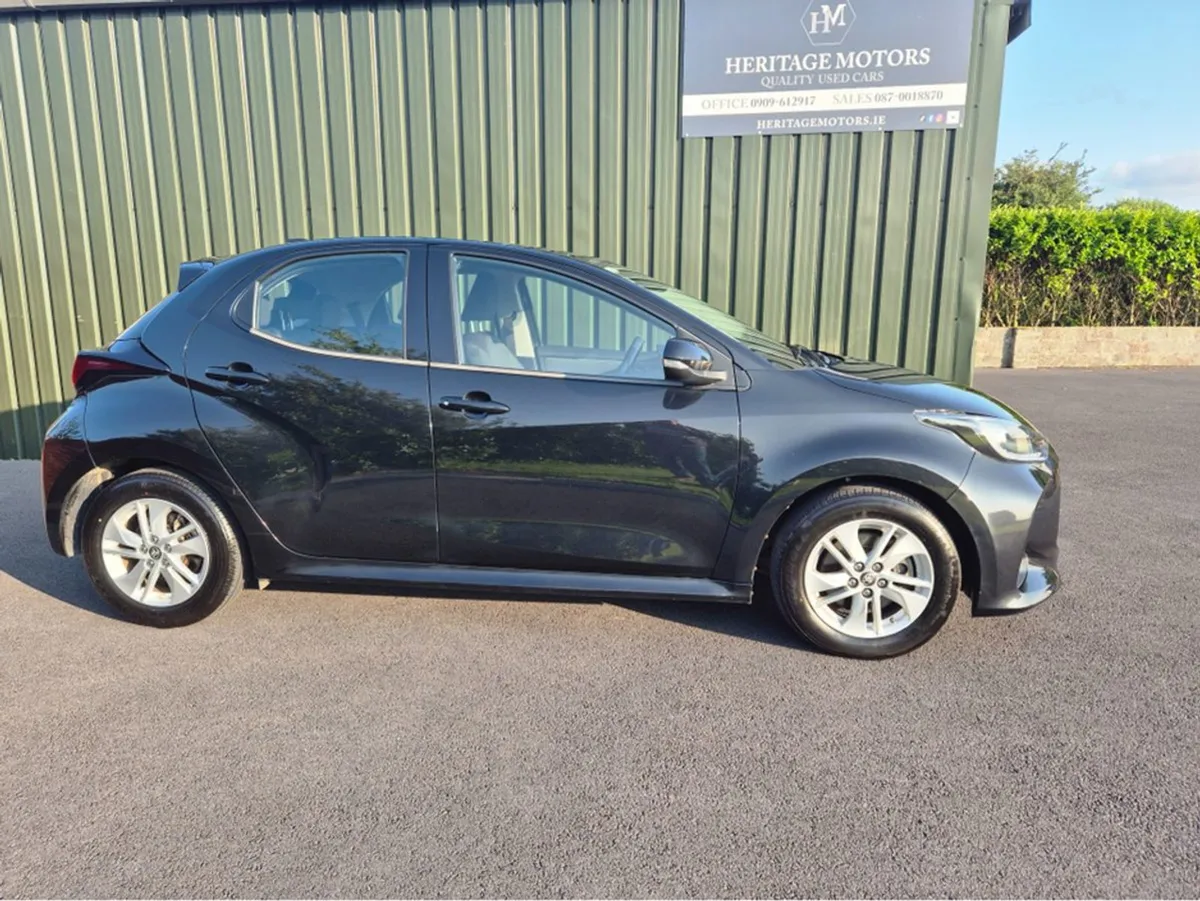 Toyota Yaris Hybrid Luna 4DR Auto - Image 1