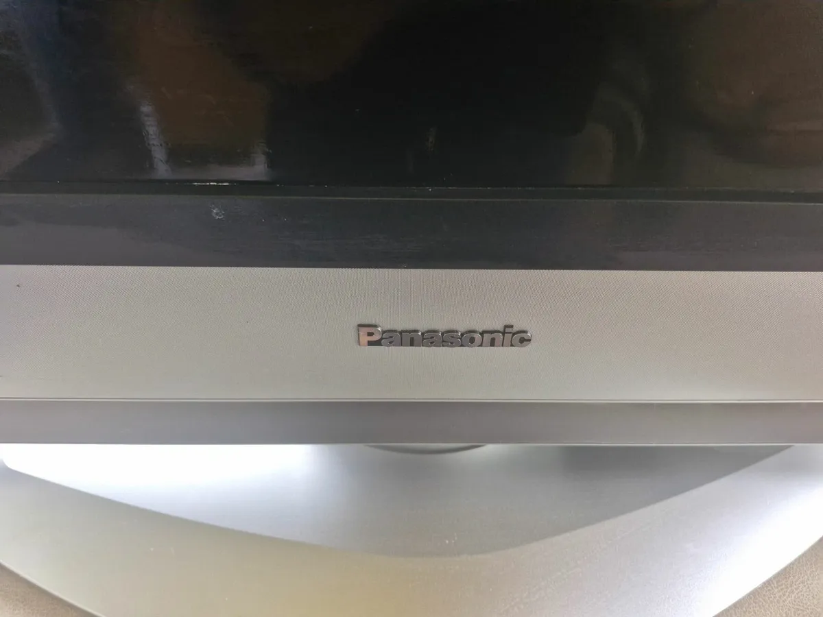 Panasonic television - Image 3