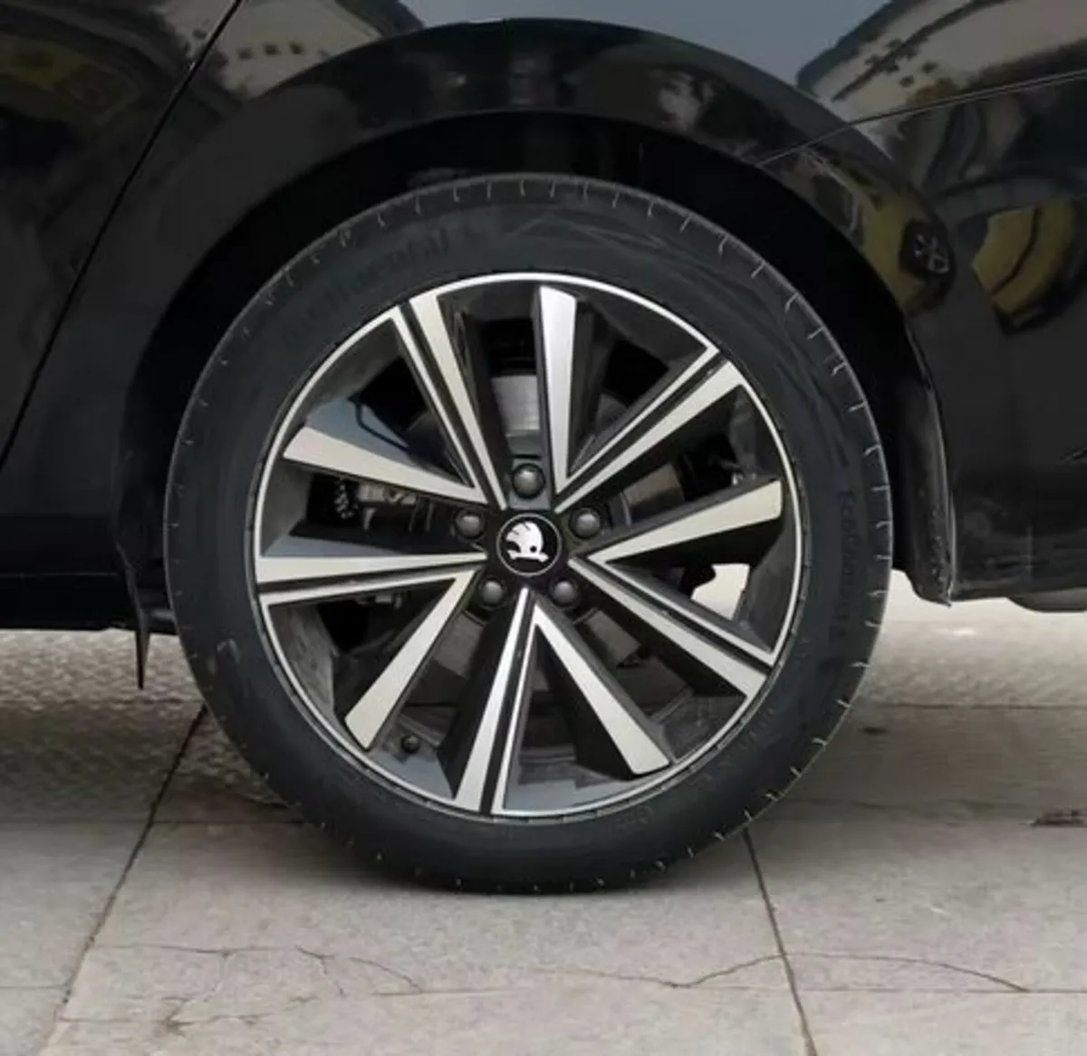4 x Skoda Centre Caps

- FREE POST - Image 2