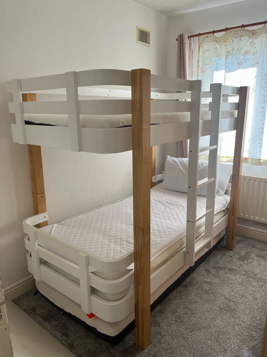 Bunk bed - Image 1