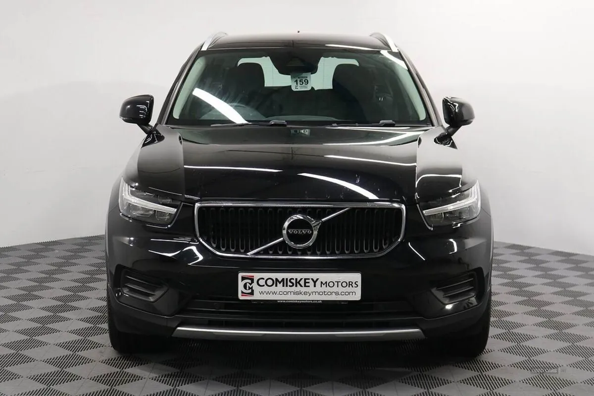 Volvo XC40 T3 Momentum - Image 2