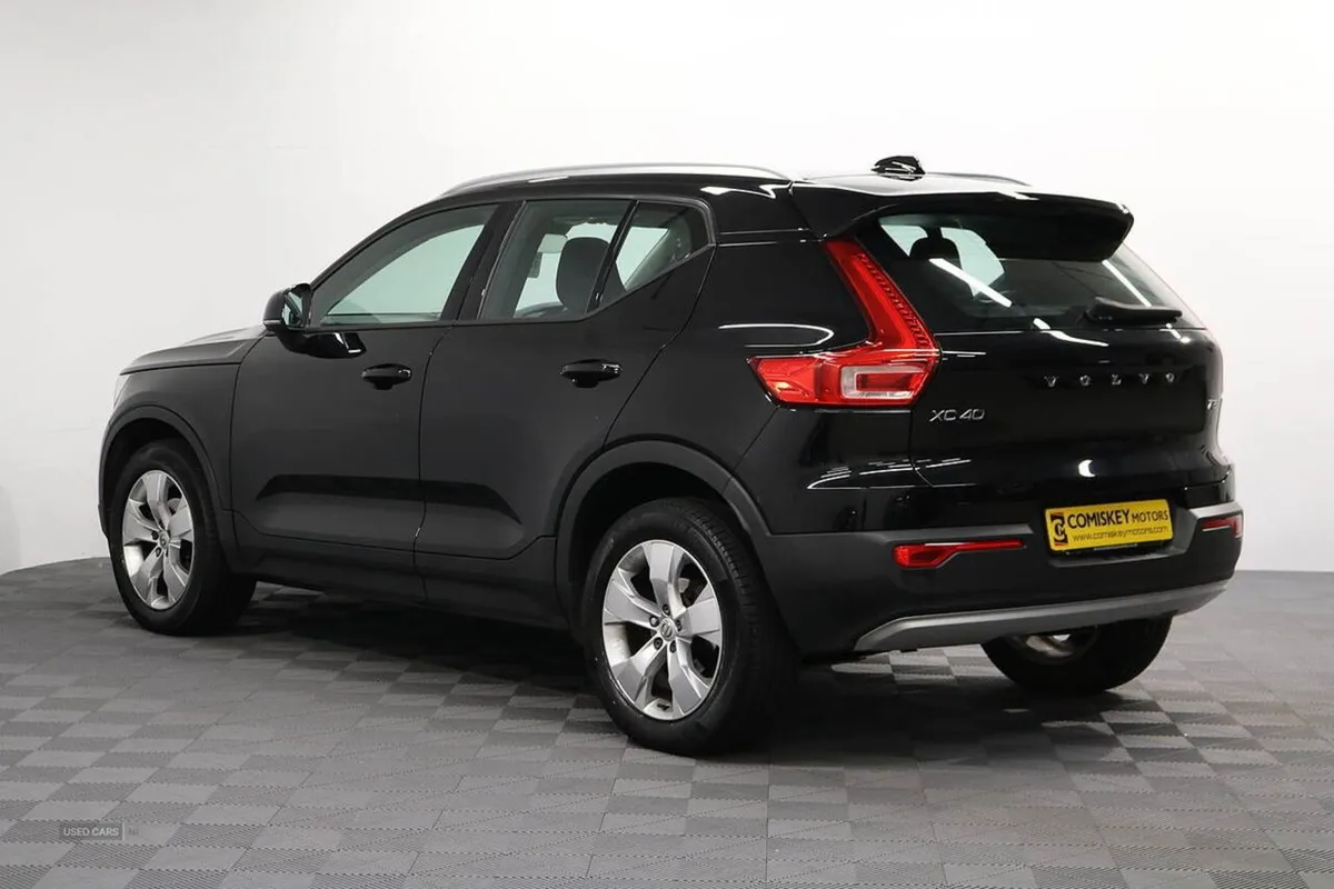Volvo XC40 T3 Momentum - Image 4