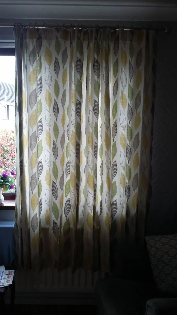 Curtains - Image 2