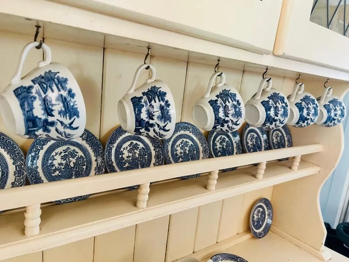 Country kitchen cabinet and contents - Image 2