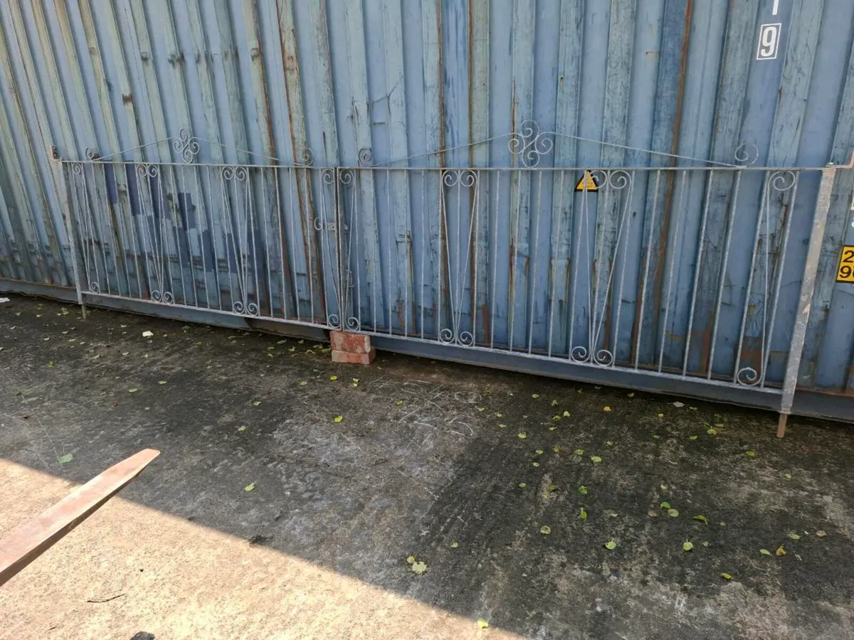 Steel gates - Image 2