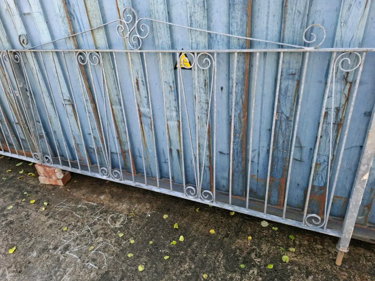 Steel gates - Image 1