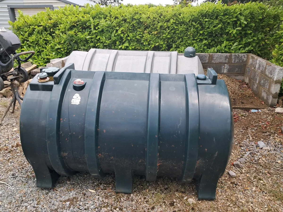 Oil tank