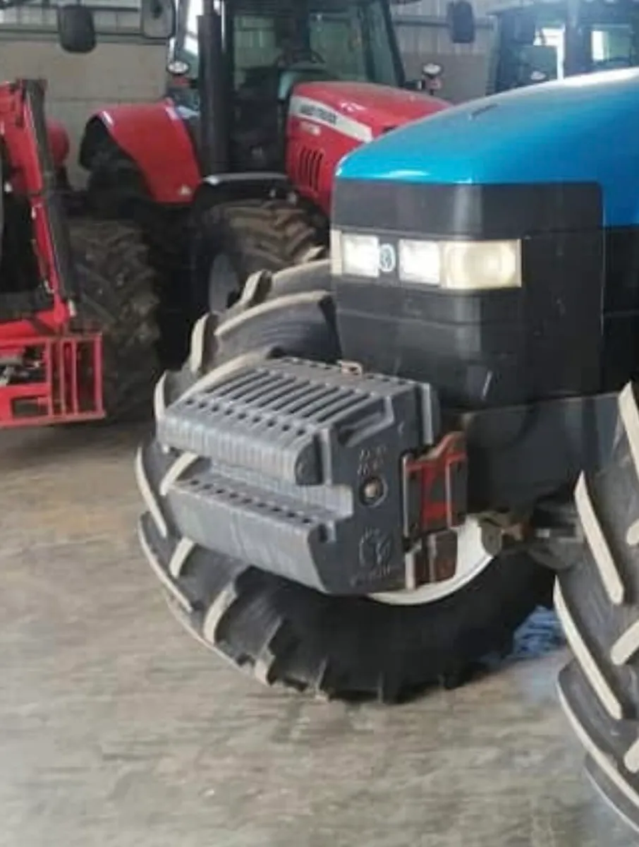 10 x New Holland TS TL series 40kg with Tombstone - Image 1