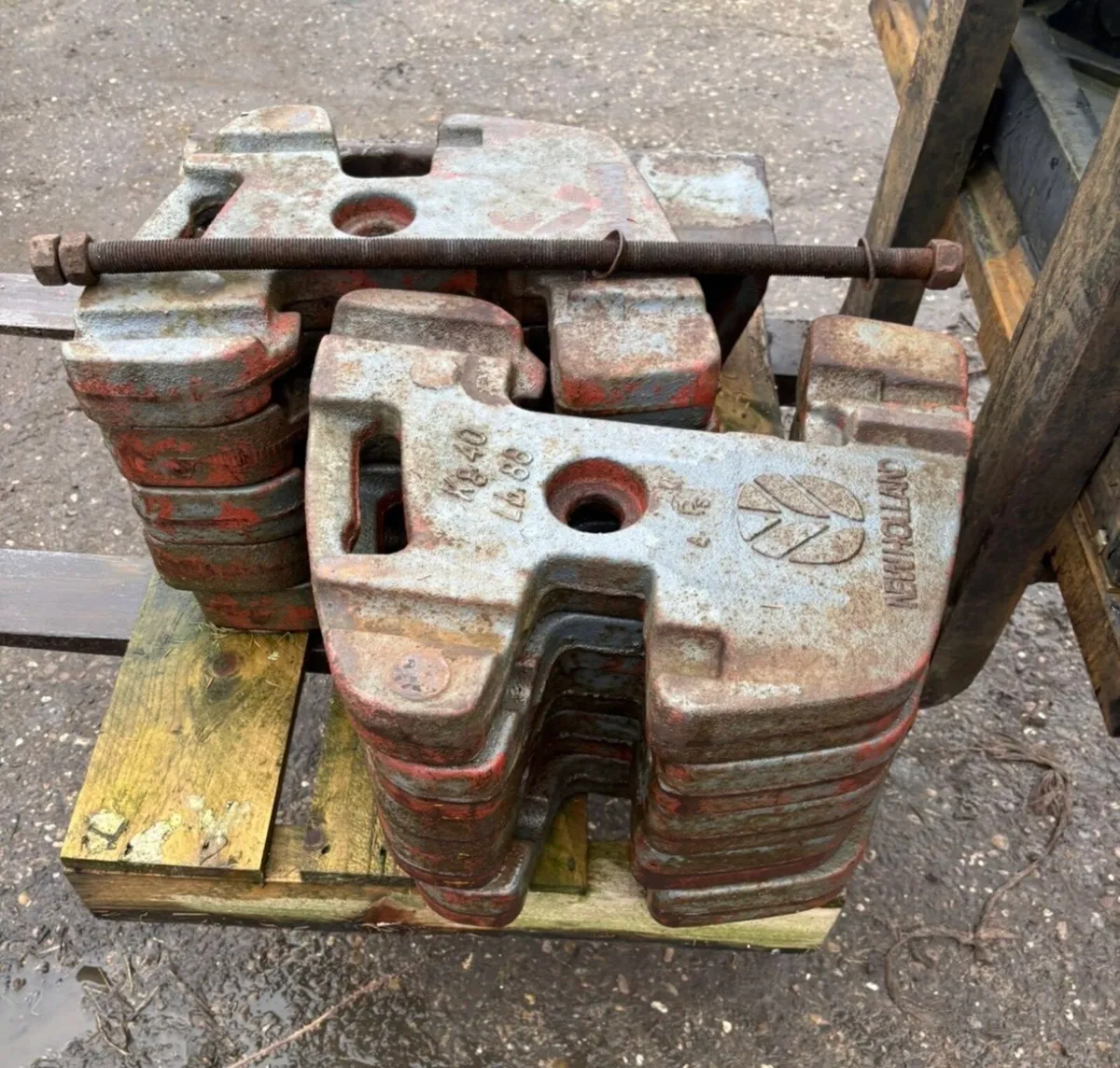 10 x New Holland TS TL series 40kg with Tombstone - Image 2
