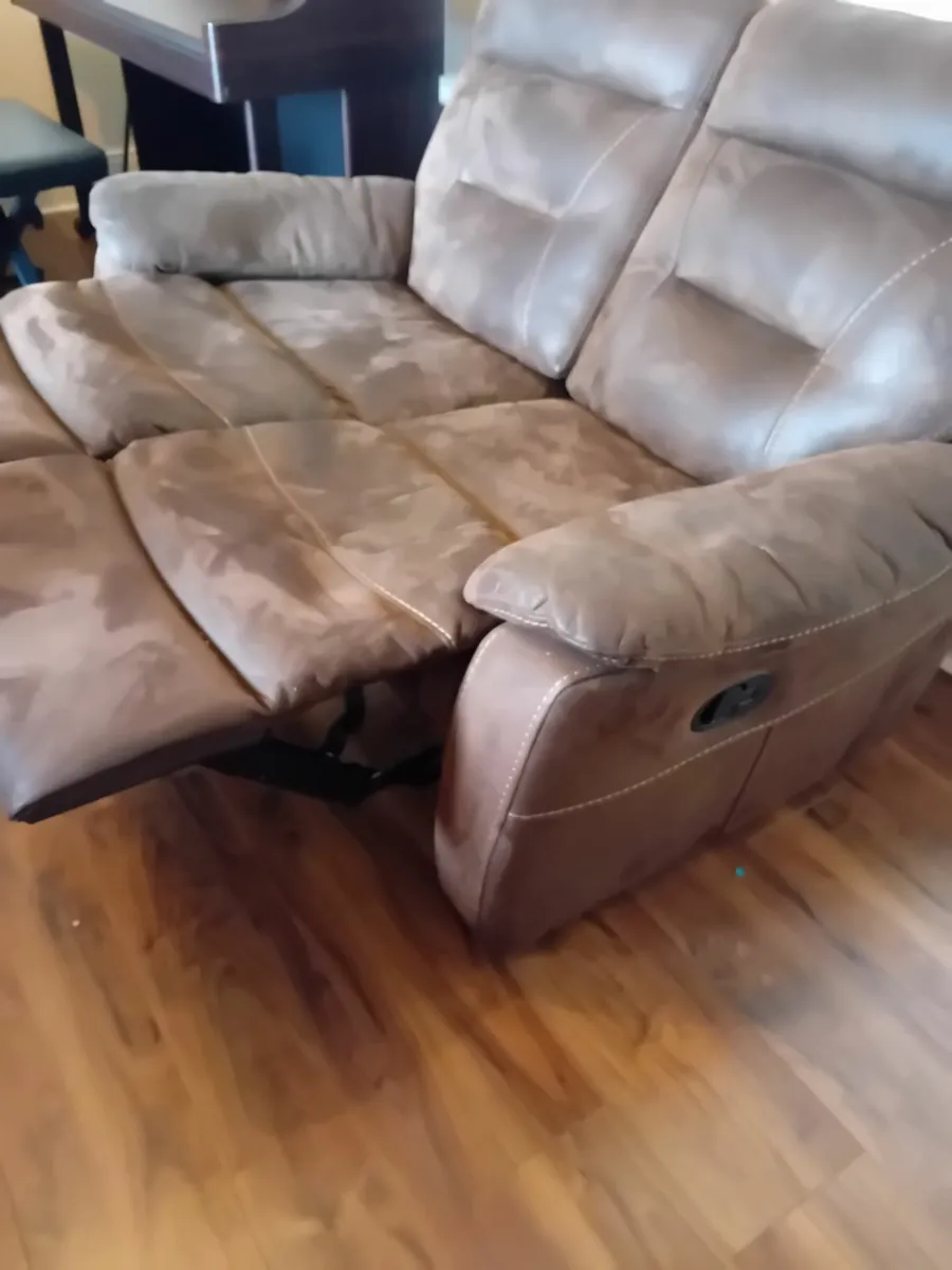 2 seater reclining sofa - Image 2