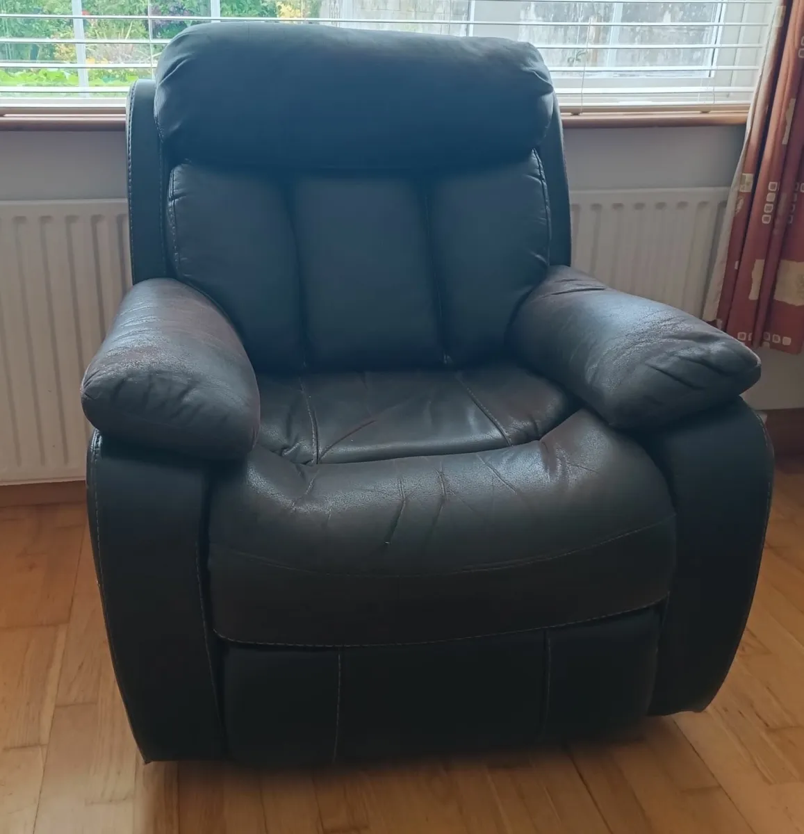 Recliner Sofa. - Image 2