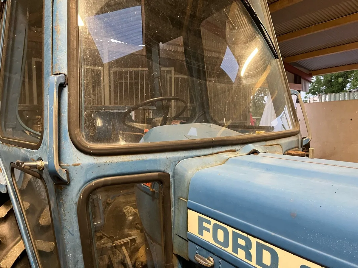 Ford 4600 - Image 2