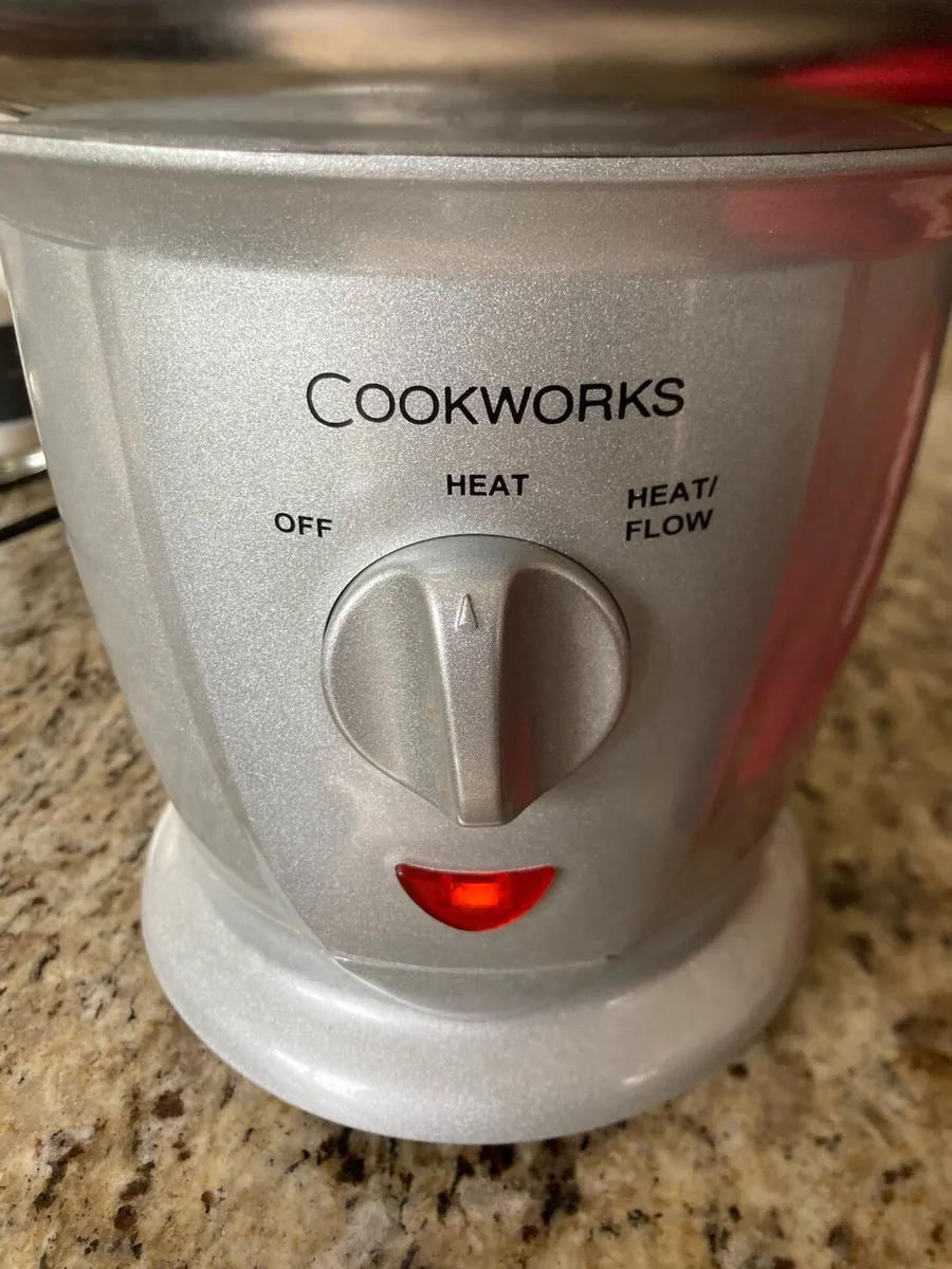 Cookeorks Chocolate Fountain - Image 2