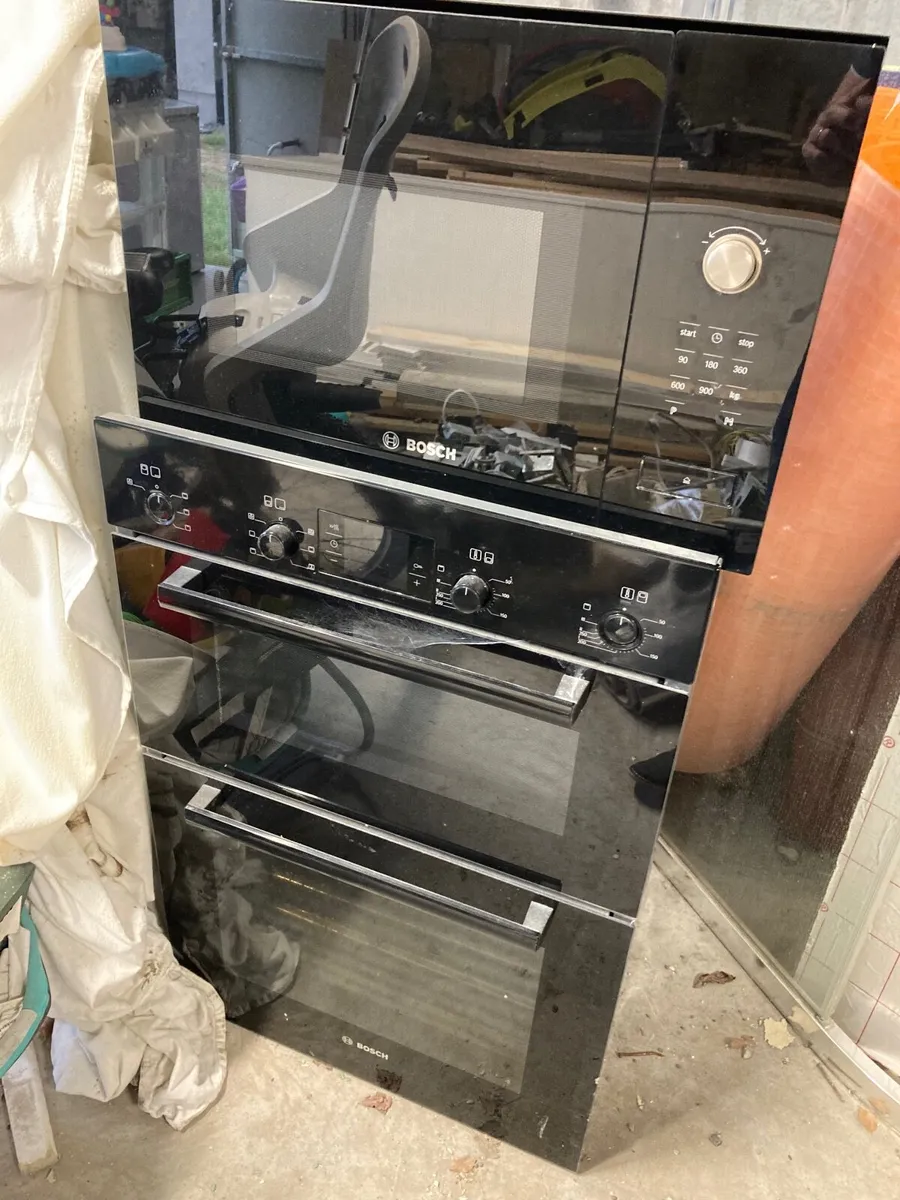 Built in Double Oven and Microwave - Image 1