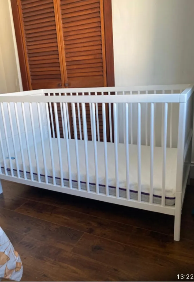 Child’s cot - Image 2