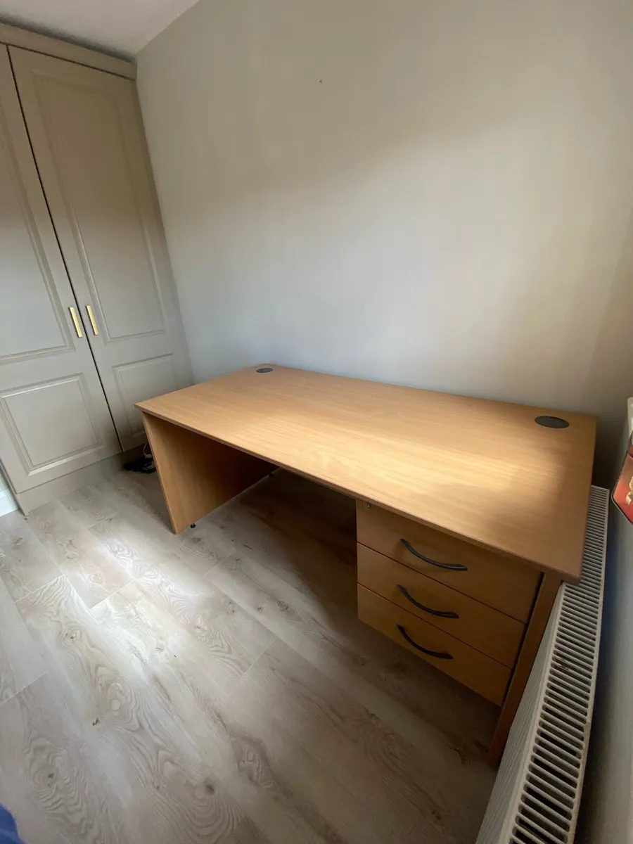 Office Desk - Image 4