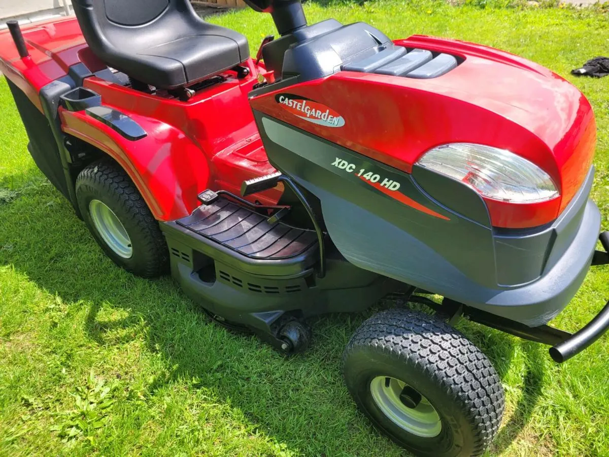 2019 castlegarden xdc140 mulcher lawnmower - Image 1