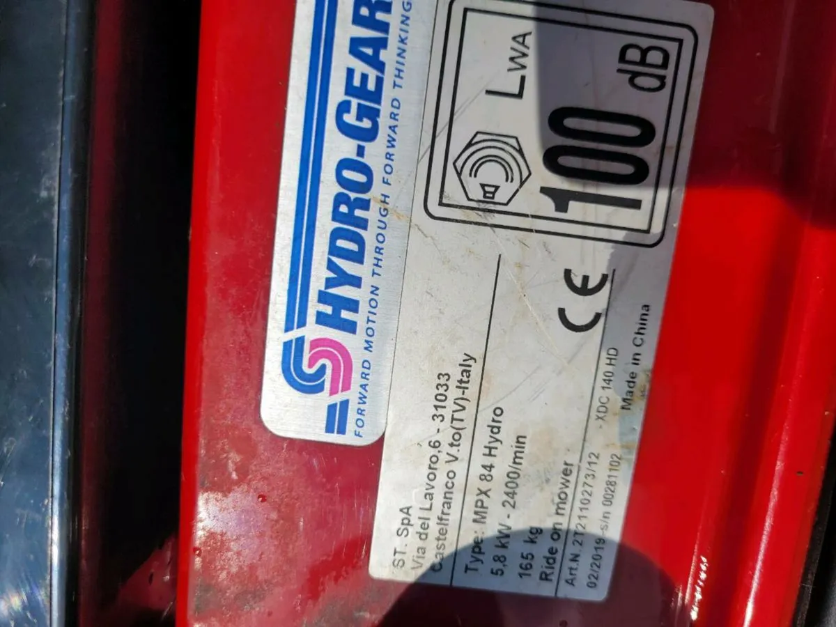 2019 castlegarden xdc140 mulcher lawnmower - Image 4