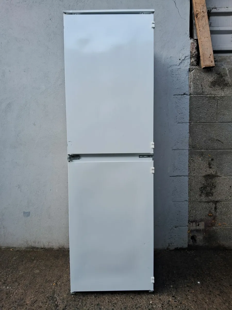 50/50 INTEGRETED FRIDGE AND FREEZER - Image 3