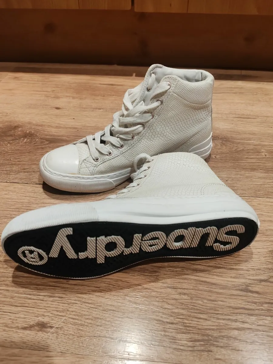 Girls/Ladies Footwear €15 for the lot - Image 2