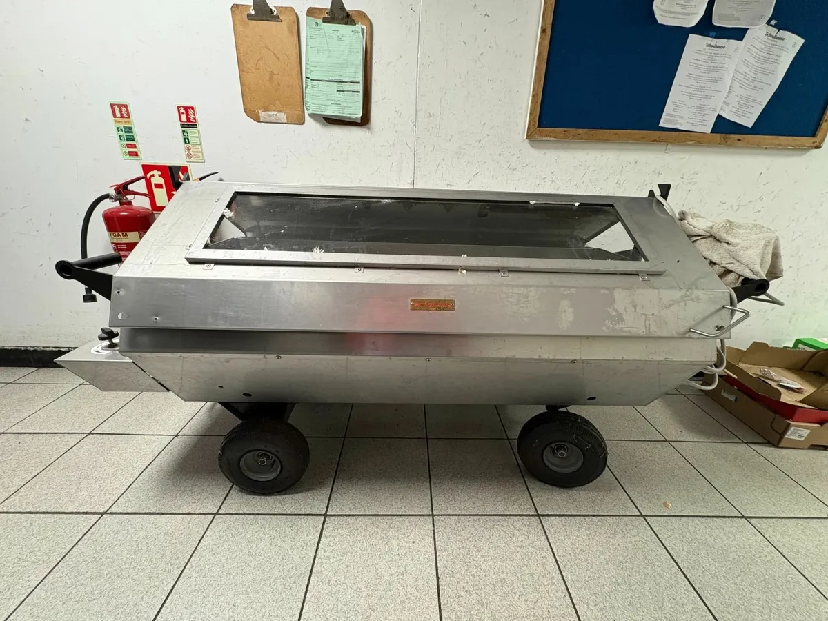 Roaster BBQ - Commercial Unit - Spitting PIG - Image 2