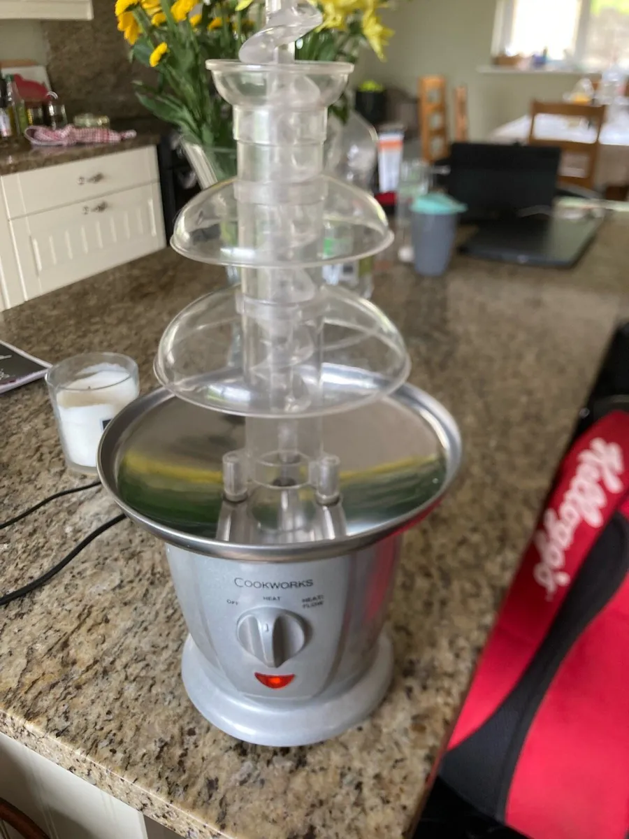 Cookeorks Chocolate Fountain - Image 1