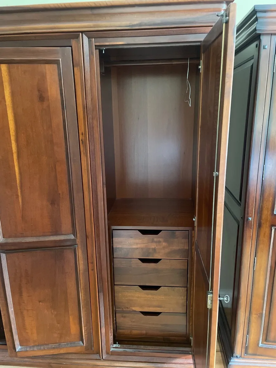 Wardrobe - Image 2
