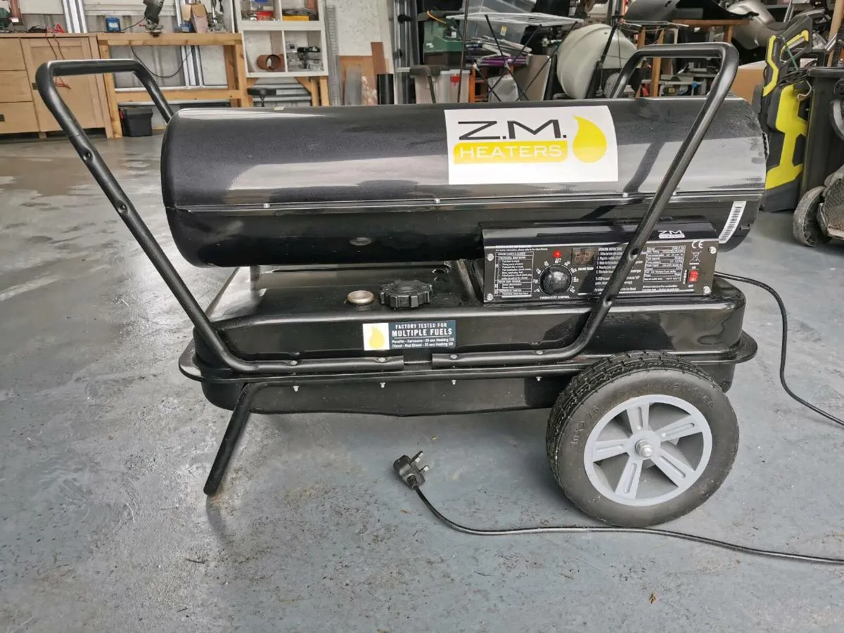 Turbofan kerosene oil space heater - Image 1