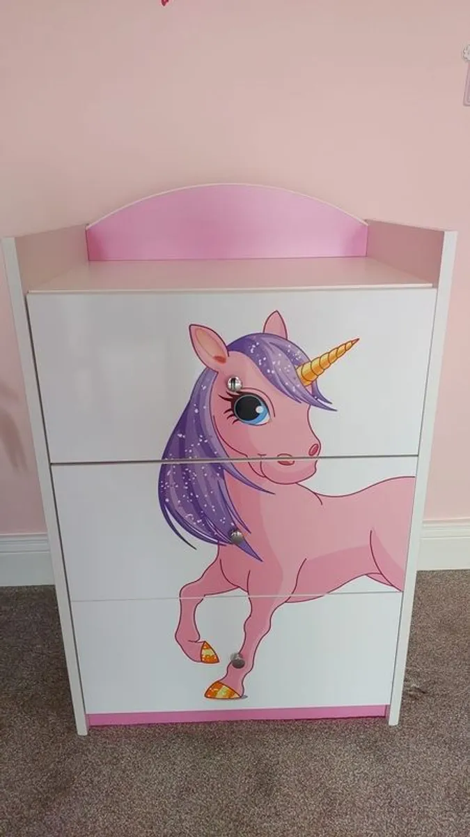 Girls bedroom furniture - Image 3