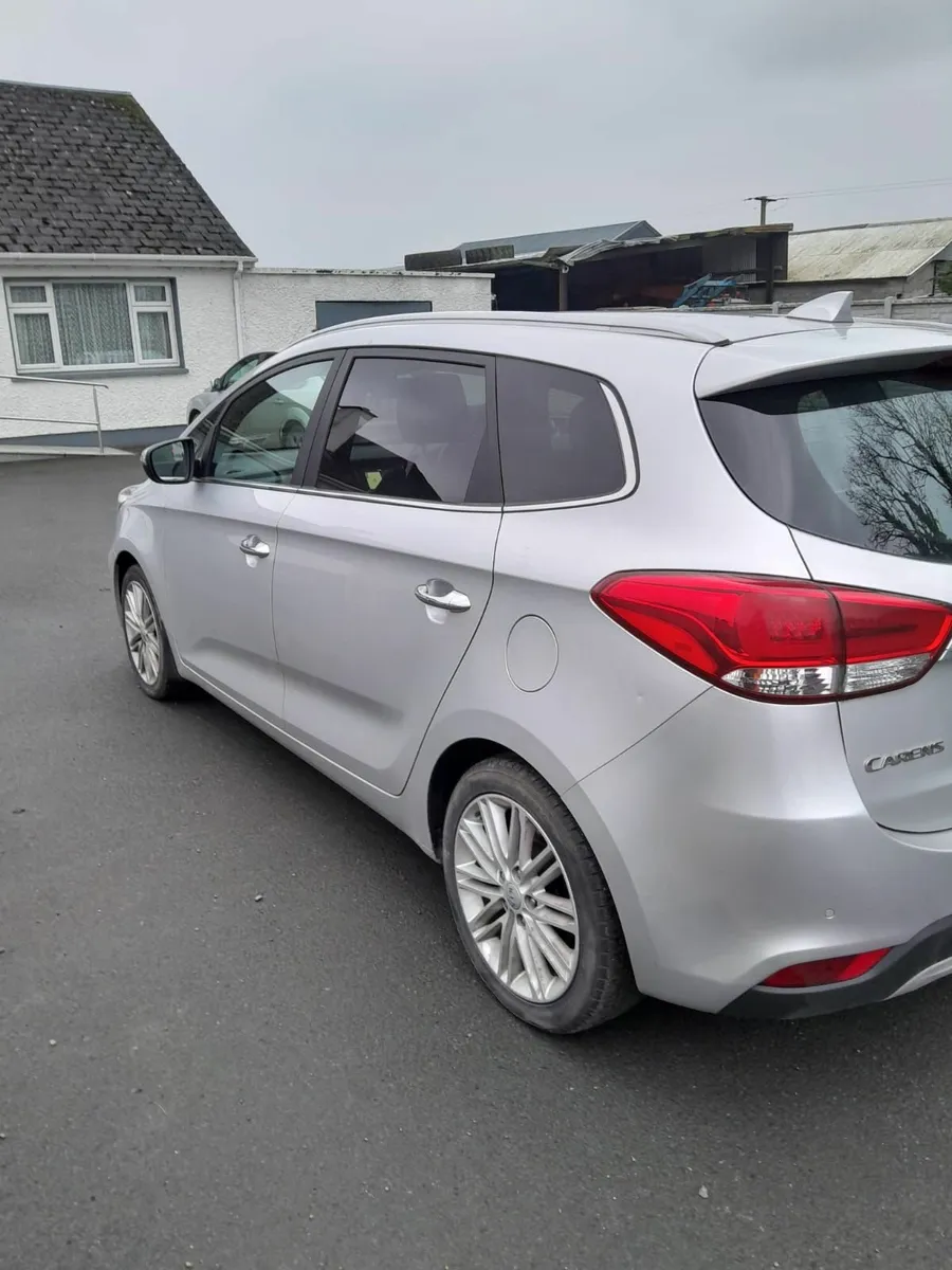 Car - Image 4