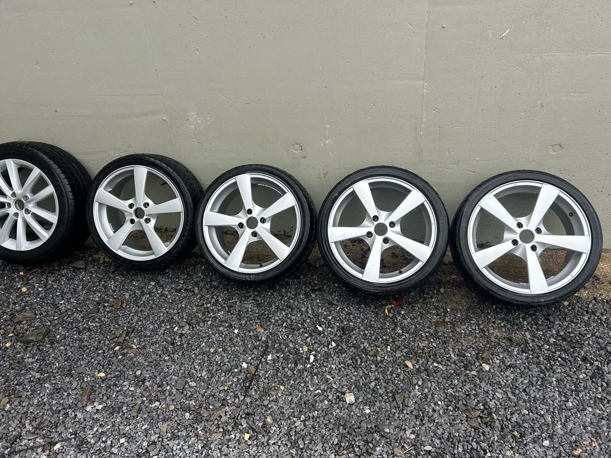 4 Alloys  4 x 108   1 Passat alloy - Image 1