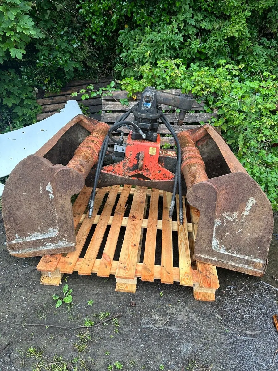 Clamp shell bucket - Image 1
