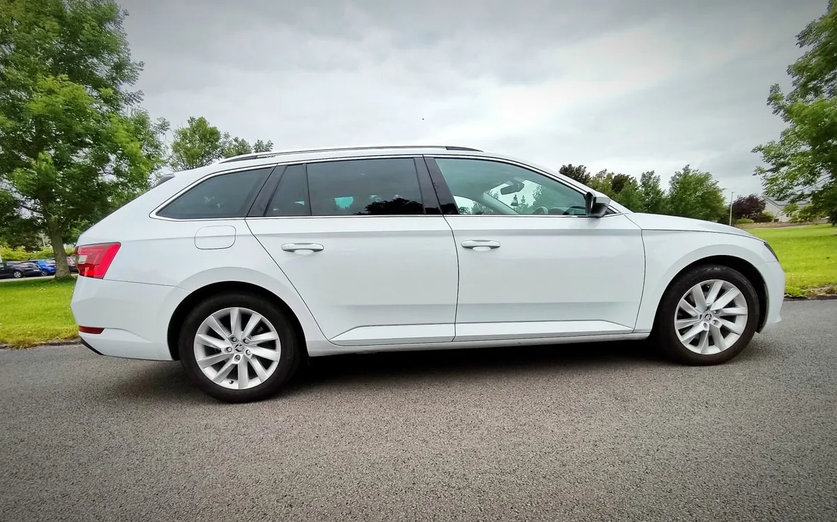 Skoda Superb 2016 - Image 3