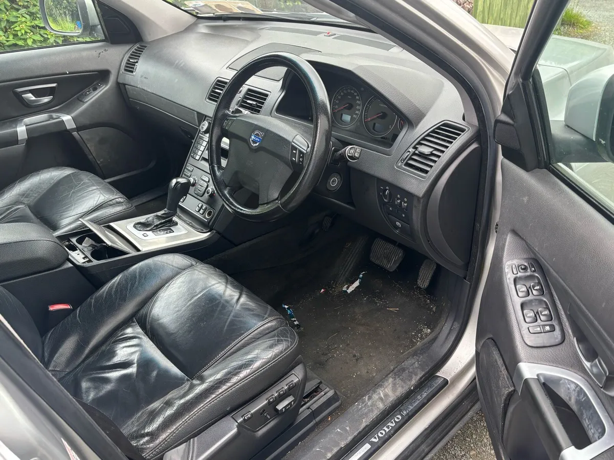 Volvo xc 90 - Image 2